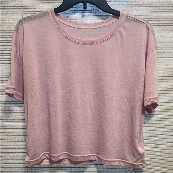 NWT Zyia Active Muted Pink Mosaic Cropped Workout Top - Picture 1 of 7